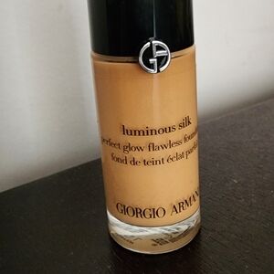 Giorgio Armani Luminous Silk Foundation in Beige